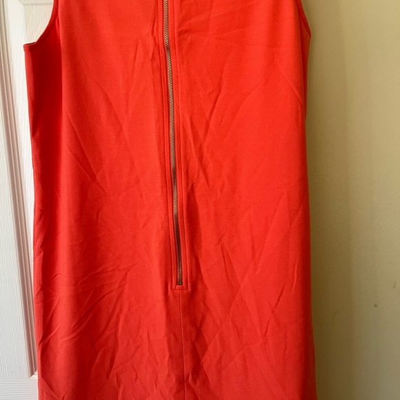 Loft, size 6, zip up back - Picture 3 of 4